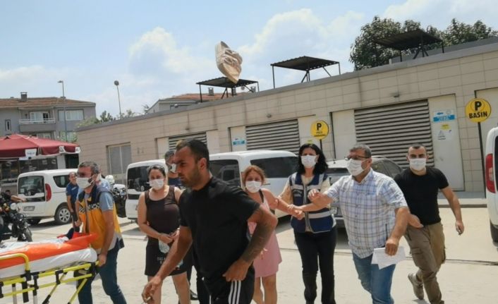 12 hırsızlık olayından yakalanıp gazetecilere terlik atan 3 zanlıdan 2’si tutuklandı