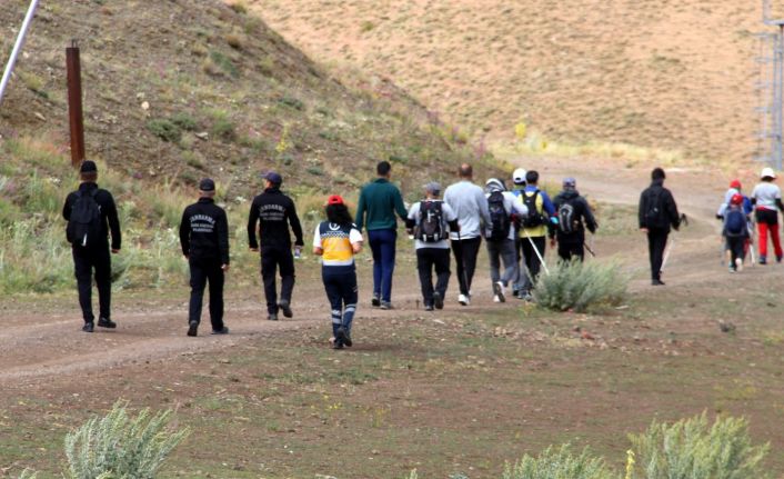 15 Temmuz Demokrasi Şehitlerini anmak için 2 bin 810 metre yüksekliğe tırmandılar