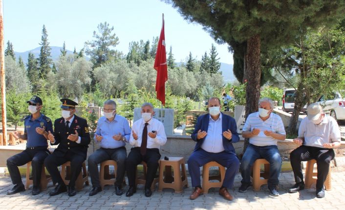15 Temmuz Demokrasi ve Milli Birlik Günü kapsamında şehitlik ziyareti yapıldı