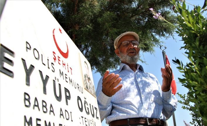 15 Temmuz şehidinin babası: “Önce inançları sömürüyor, ardından kendi emellerini gerçekleştirmeye çalışıyorlar, FETÖ de öyle yaptı”