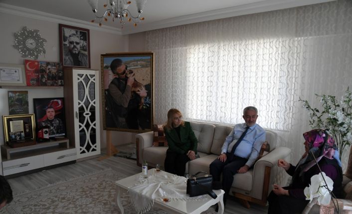 15 Temmuz’da şehit olan polis memurunun eşi: “Eşime de vatan, millet için şehit olmak yakışırdı”