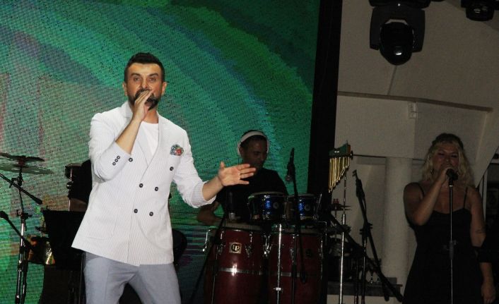 2 yıldır sahneye çıkmayan Gökhan Tepe sanat hayatının 25’inci yılını kutladı