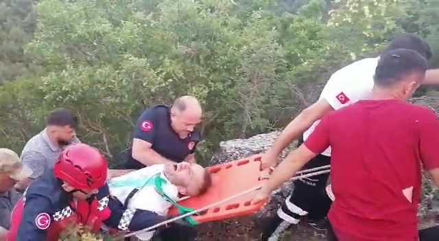 3 yaşındaki çocuk kontak anahtarını çıkarınca otomobil uçuruma yuvarlandı: 3 yaralı