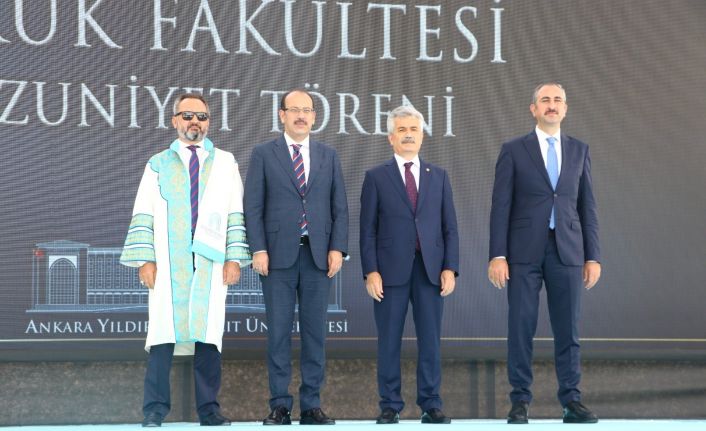 Adalet Bakanı Gül: “Yıl sonunda bin hakim ve savcı alımı yapacağız”