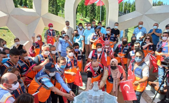 AFAD Gönüllüleri’nden, 15 Temmuz Şehitler Anıtı’na ziyaret