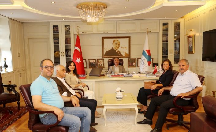 AİÇÜ Rektörü Prof. Dr. Karabulut: “İşbirliğinin artması sanayinin gelişimini de artırır”