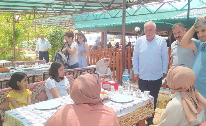 Aile ve Sosyal Hizmetler İl Müdürü Suat Kenç, “Koruyucu aile hizmeti çocuklarımızın geleceği için çok önemlidir”