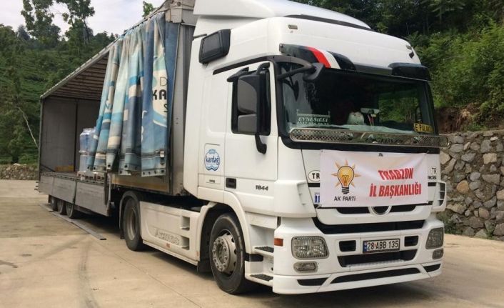 AK Parti İl Başkanlığı,  Artvin ve Rize’deki sel bölgesine 4 tır su gönderdi