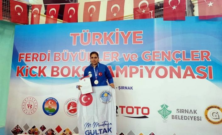 Akdeniz Belediyesporlu milli boksör Gülizar Kara, Dünya Şampiyonasına katılacak