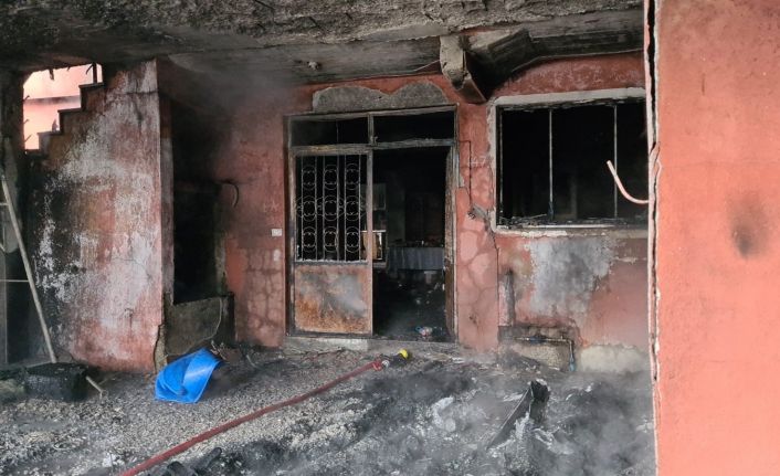 Alaplı’da peş peşe çıkan yangınlar korkuttu: Bir ev, araba ve traktör kül oldu