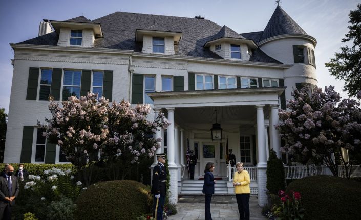 Almanya Başbakanı Merkel, ABD Başkan Yardımcısı Harris ile bir araya geldi