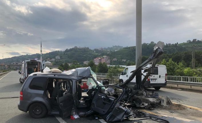 Almanya’dan Rize’ye tatile gelen gurbetçiler Of’ta kaza yaptı: 2 ölü, 4 yaralı