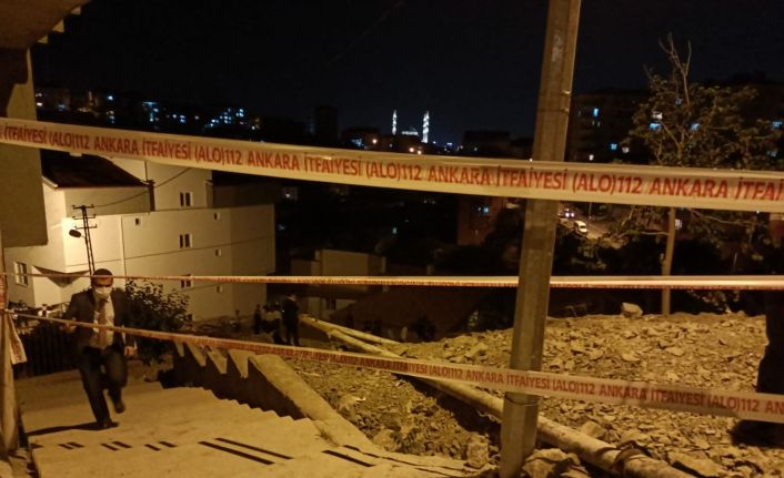 Ankara’da istinat duvarı zarar gören apartman nedeniyle 5 bina tahliye edildi