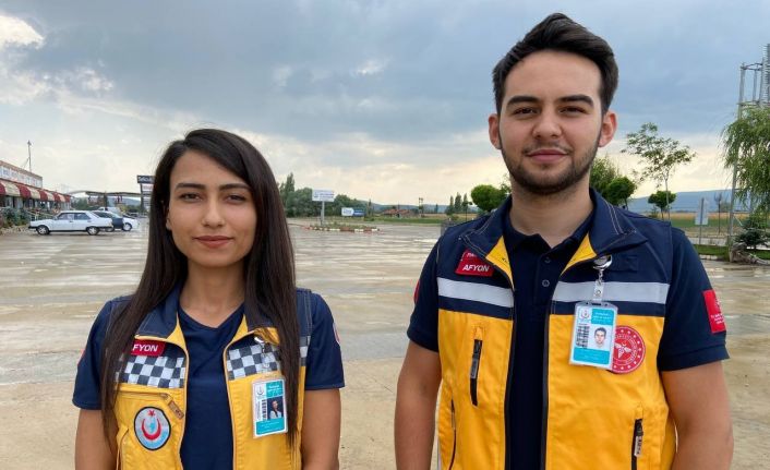 Anne ve bebeğin hayatını kurtaran 112 acil servis görevlileri olayı anlattı