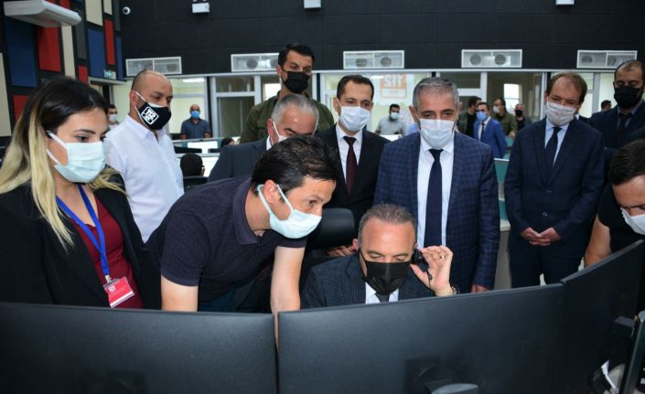 Ardahan 112 Acil Çağrı Merkezinde ilk çağrıyı vali cevapladı