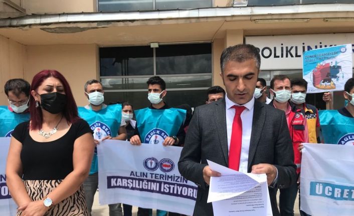 Ardahan’da Sağlık-Sen üyeleri "6. Dönem Toplu Sözleşme Görüşmeleri" öncesi basın açıklaması yaptı