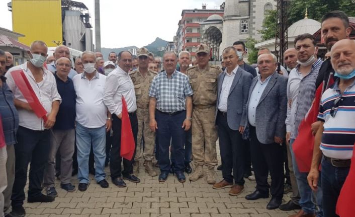 Arhavi’deki 1 haftalık sel görevi sona eren komandolar birliklerine uğurlandı