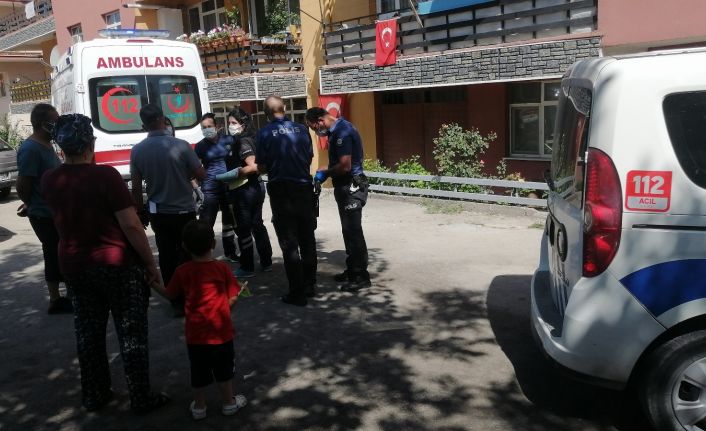 Arkadaşlarının ulaşamadığı vatandaş evinde ölü bulundu