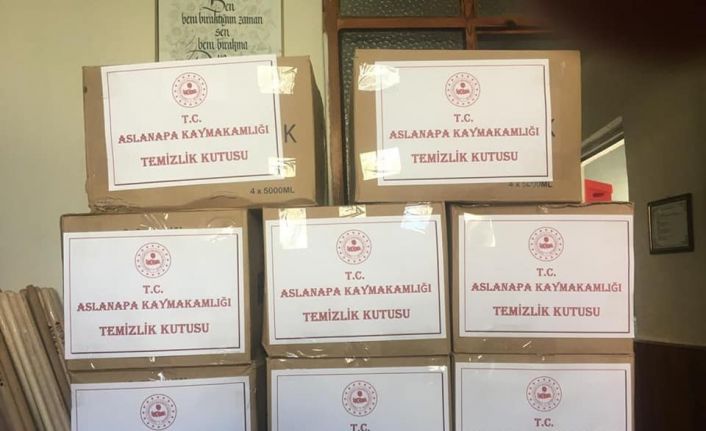 Aslanapa’da tüm camilere temizlik malzemesi dağıtıldı