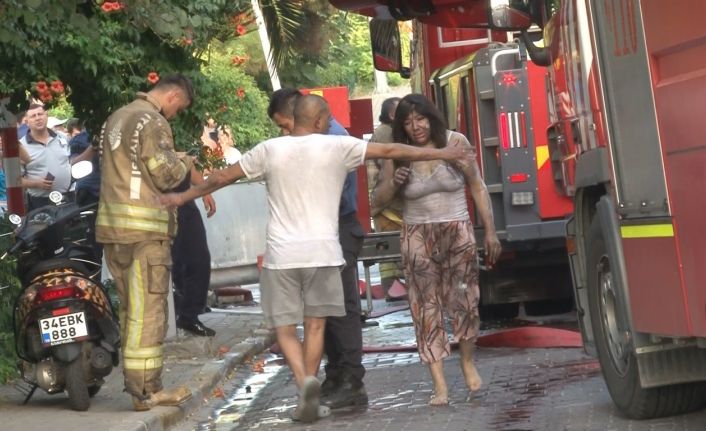 Avcılar’da lüks villada korkutan yangın: 2 yaralı