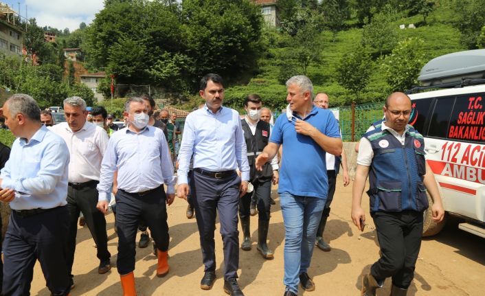 Bakan Kurum: “Selden zarar gören 236 binada tespitler yapıldı; Bu çerçevede 24 tane acil ağır hasarlı yıkık bina tespit ettik”