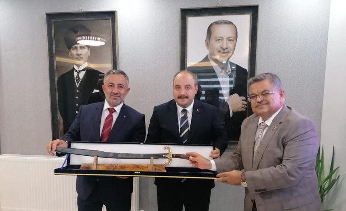 Bakan Varank: "Yangınlarımızı söndüreceğiz, vatandaşlarımızın yaralarını biz yine hükümet olarak saracağız"