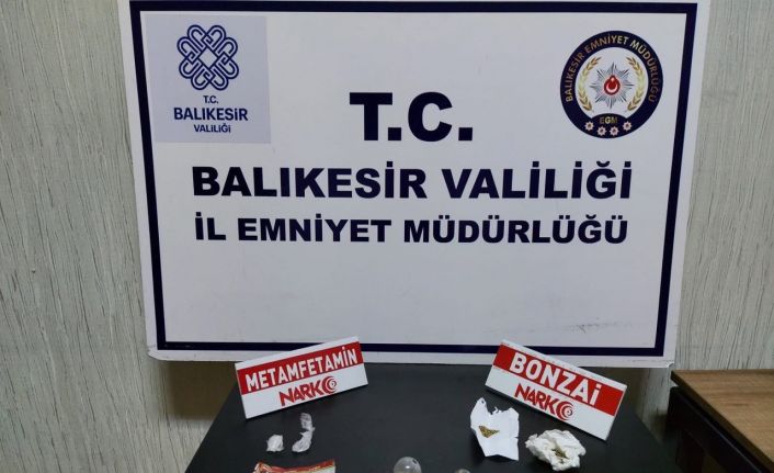 Balıkesir’de polisten 12 uyuşturucu şüphelisine gözaltı