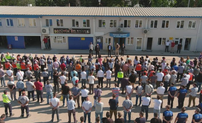 Başkan Bakkalcıoğlu belediye personelinin bayramını kutladı