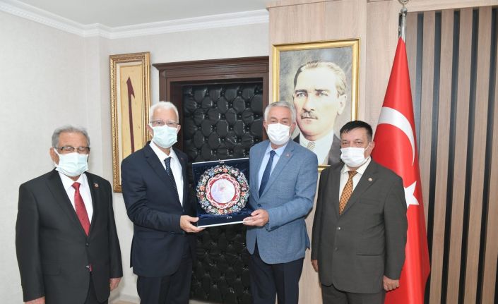 Başkan Başdeğirmen: “Emeklilerimizle birlik ve beraberlik içerisinde Isparta’ya hizmet ediyoruz”