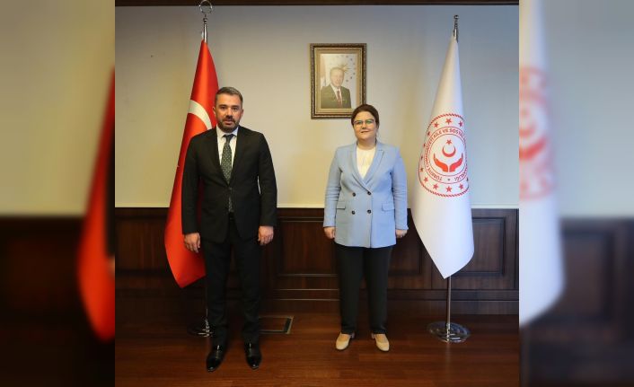 Başkan Çetin: "‘Aile ve Sosyal Hizmetler Bakanımız Derya Yanık’a ilçemizle ilgili konuları arz ettik"