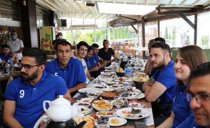 Başkan Köse Tekerlekli Sandalye Basketbol takımıyla buluştu
