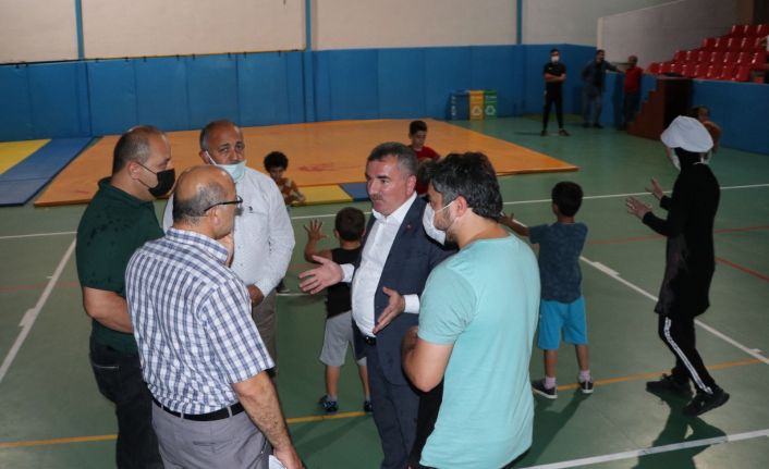 Başkan Özdemir: "İlçemize yüzme havuzu, kapalı spor salonu, 4 adet sentetik çim saha kazandırdık"