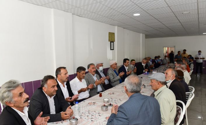 Başkan Şeylan, kan davasını engellemek için aileleri bir araya getirdi