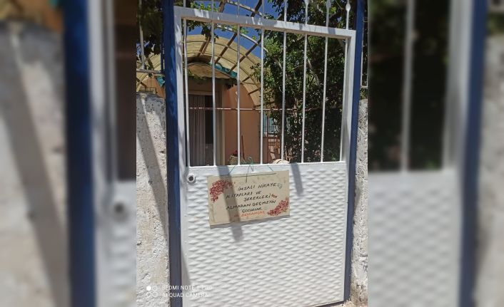 Bayram ziyaretine imzalı kitap hediyesi