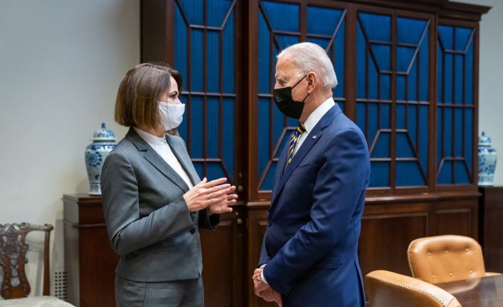 Biden, Belaruslu muhalif lider Tikhanovskaya ile Beyaz Saray’da bir araya geldi