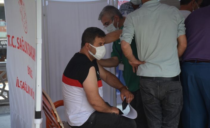 Bitlis’te aşılama çalışmaları devam ediyor