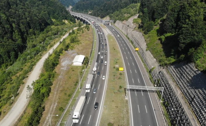 Bolu’da bayram trafiği yoğunluğu başladı