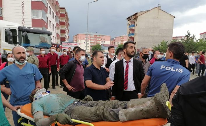 Cami inşaatında göçük: 3 yaralı