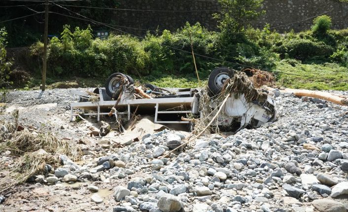 Çay toplayacakları bahçeden tüp topladılar