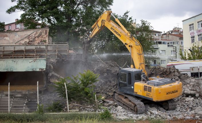 Cebeci İnönü Stadyumu’nun yıkımına başlandı