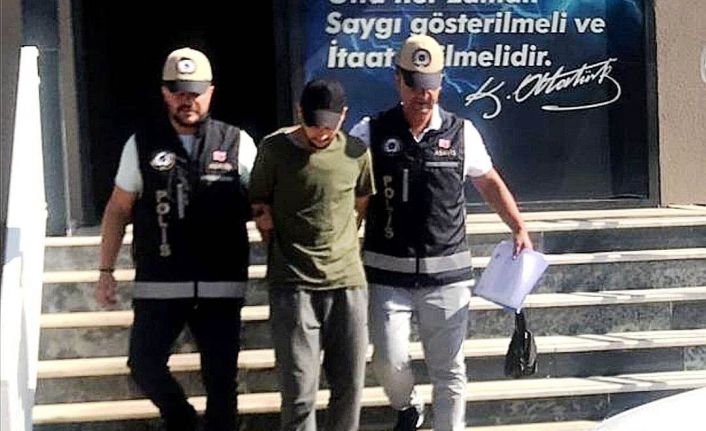 Cep telefonu hırsızı çalıntı motosikletle yakayı ele verdi