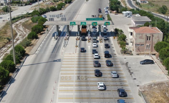 Çeşme’de tatilci yoğunluğu başladı