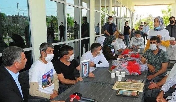 CHP Elazığ Milletvekili Erol, evladına kavuşan anneyi telefonla arayarak mutluluklarına ortak oldu