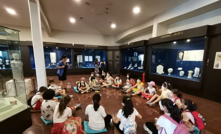 Çocuklar müze kültürünü yaşayarak öğreniyor