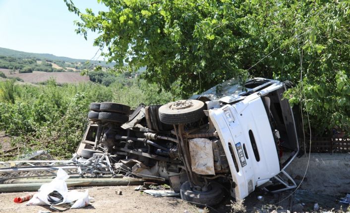 Çubuk’ta tanker devrildi: 3 yaralı