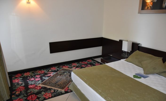 Cumhurbaşkanı Erdoğan’ın konakladığı oteldeki hain darbe girişiminin izleri muhafaza ediliyor