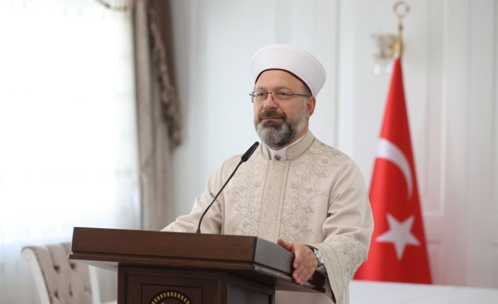 Diyanet İşleri Başkanı Erbaş: “Hangi meslekte olursanız olun gayeniz, topluma ve insanlığa hizmet etmek olmalıdır”