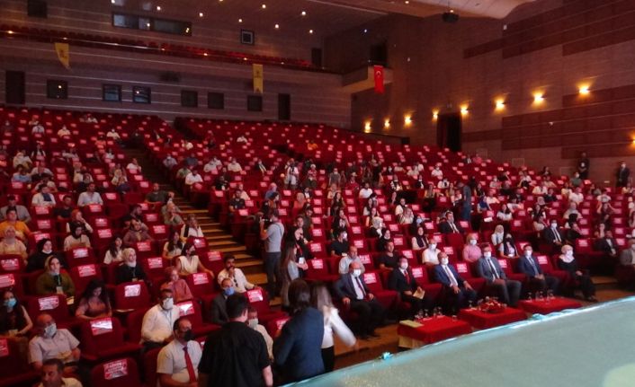 Diyarbakır’da ’Yüzde 100 Yerli Üretim, Yüzde 100 Milli Düşünce’ sempozyumu yapıldı