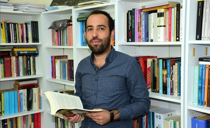 Doç. Dr. Palabıyık: “Eleştirel yazılar yazdığım için PKK tarafından tehdit edildiğimde barış akademisyenleri ya da Boğaziçi’nde protestoya katılan hocalar neredeydi”