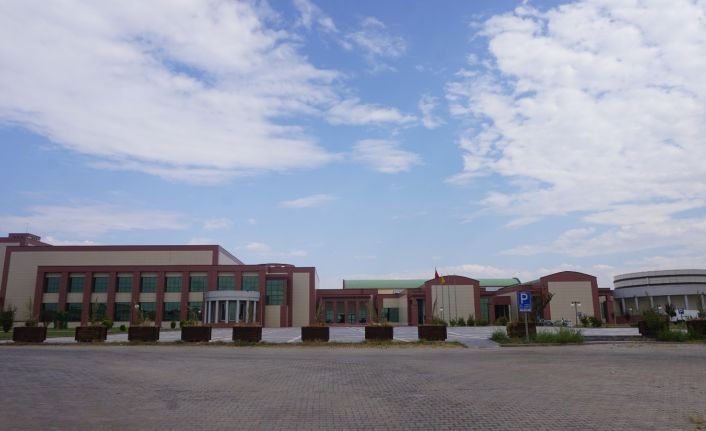 DÜ Senatosu kararı ile kongre merkezinin adı değişti